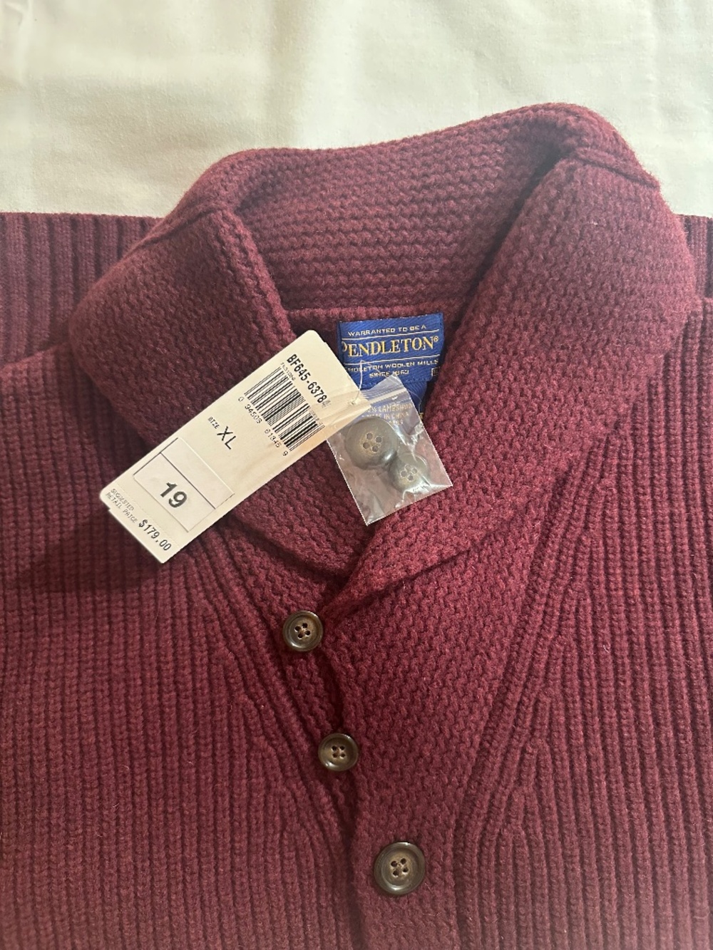 Pendleton, XL burgundy men sweater